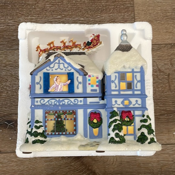 NEW Large PartyLite The Night Before Christmas Music Box Tea Light House - Picture 9 of 9